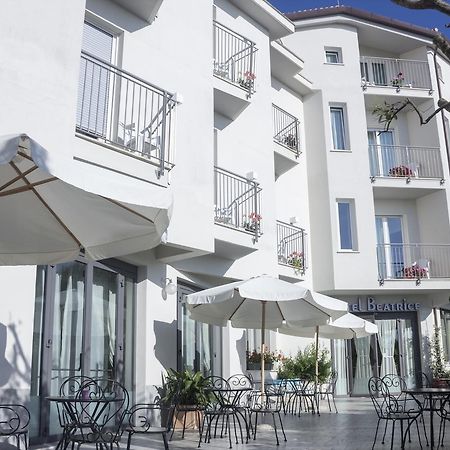 Hotel Beatrice Sirolo Bagian luar foto
