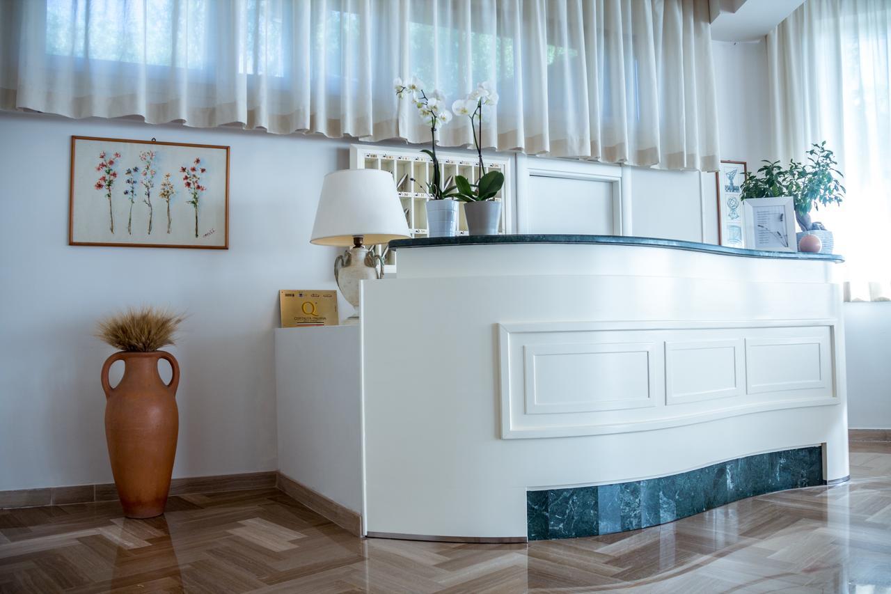 Hotel Beatrice Sirolo Bagian luar foto