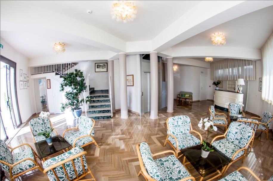 Hotel Beatrice Sirolo Bagian luar foto