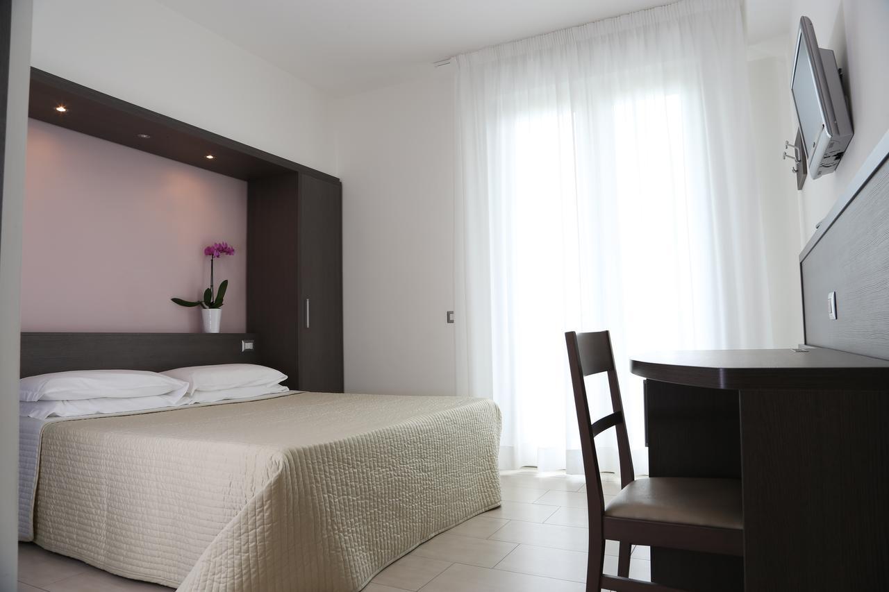Hotel Beatrice Sirolo Bagian luar foto