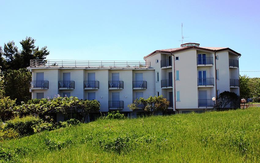 Hotel Beatrice Sirolo Bagian luar foto